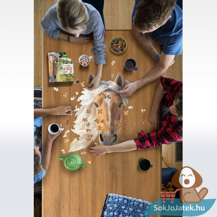 Wow poszter méretű forma puzzle - Ló, 300 db, játék közben