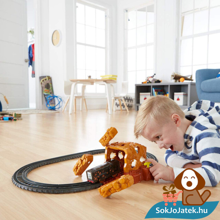 Thomas Trackmaster bányaomlás vonat pálya szett játék közben. Fisher-Price 1538694