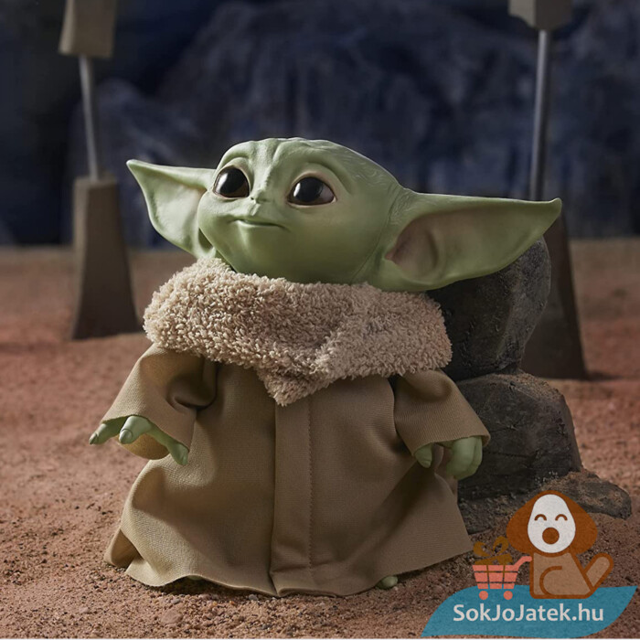 Star Wars Mandalorian: Baby Yoda beszélő plüss figura felöltözve (19 cm) - Hasbro