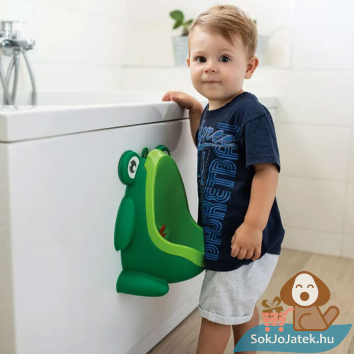 Happy Frog: Béka formájú kisfiú piszoár bili, használat közben - FreeON