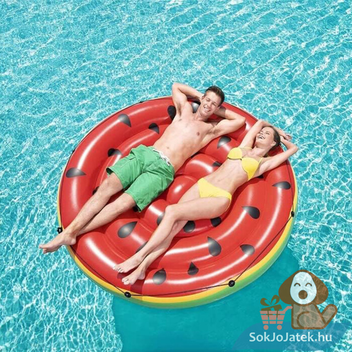 Kétszemélyes óriás görögdinnye úszó sziget matrac, használat közben, 188 cm (Bestway 43140)