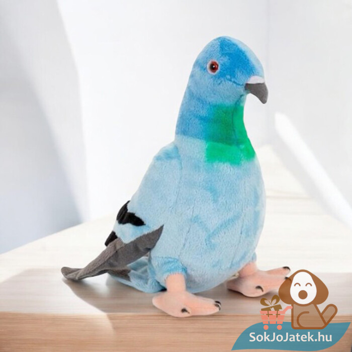 Élethű kék színű plüss galamb, zöld nyakkal az asztalon (22 cm)