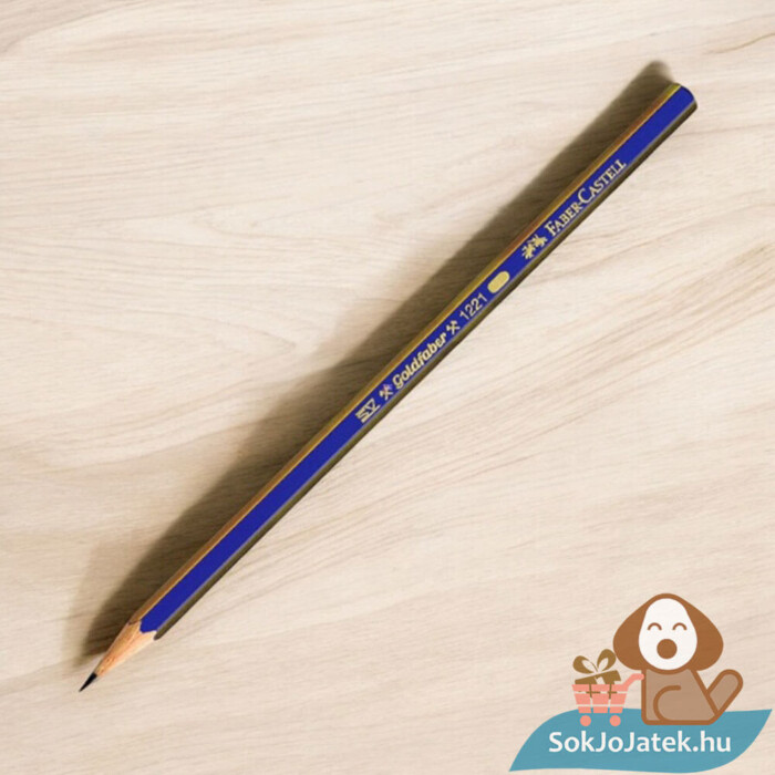 Faber-Castell: Goldfaber HB grafitceruza az asztalon