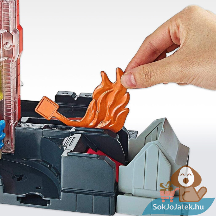 Hot Wheels City: Szuperugratós Tűzoltóság Játékszett, játék közben