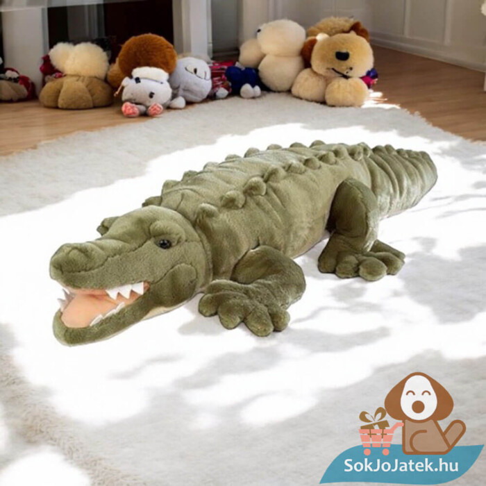 Élethű hatalmas, nyitott szájú plüss krokodil a szőnyegen (76 cm)
