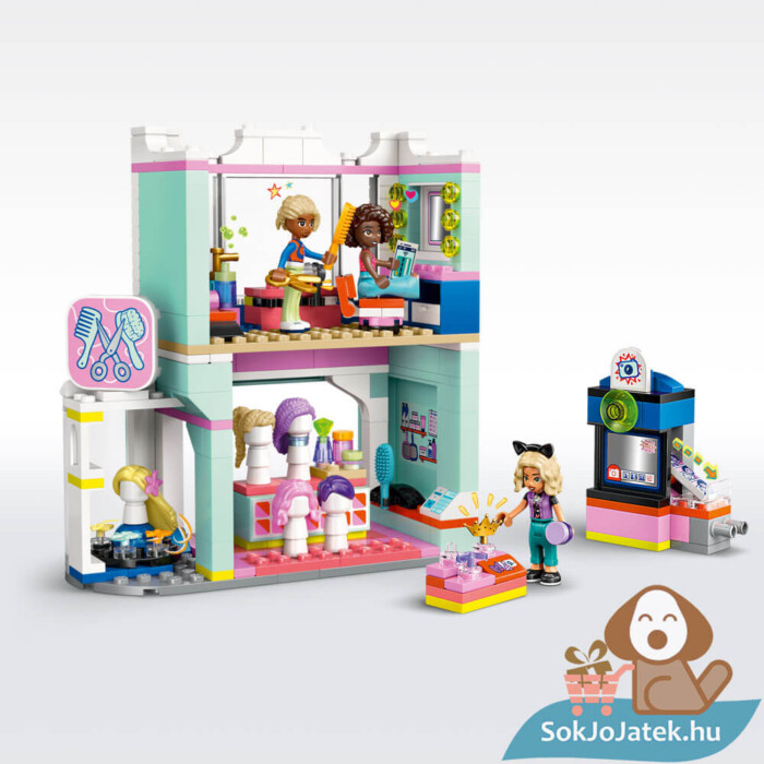 Lego Friends 42662: Fodrászat és fodrászkellékek boltja megépítve