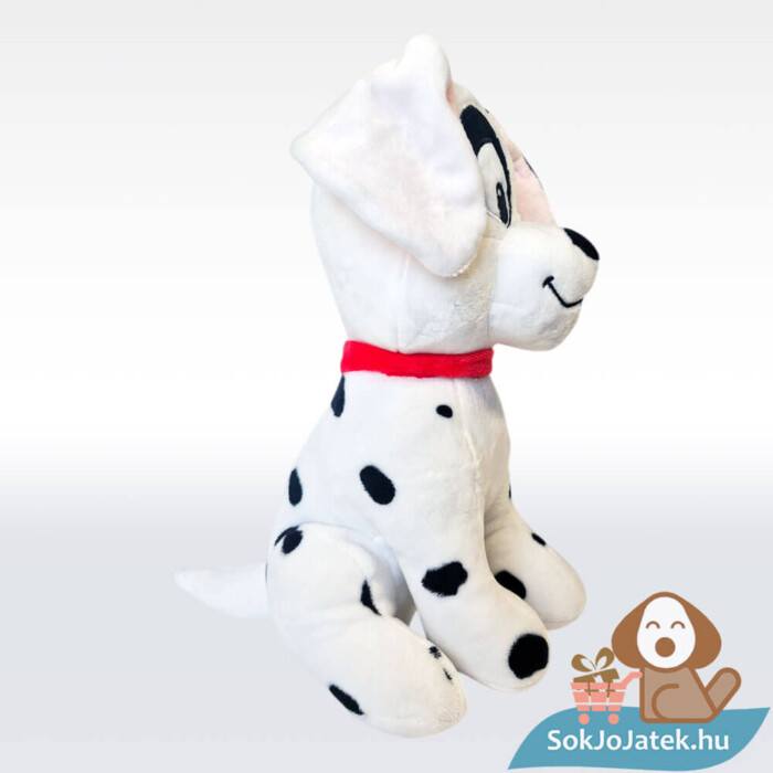 101 kiskutya: Foltos szemű plüss dalmata kutya, fekete fehér füllel, piros nyakörvvel, oldalról (26 cm)