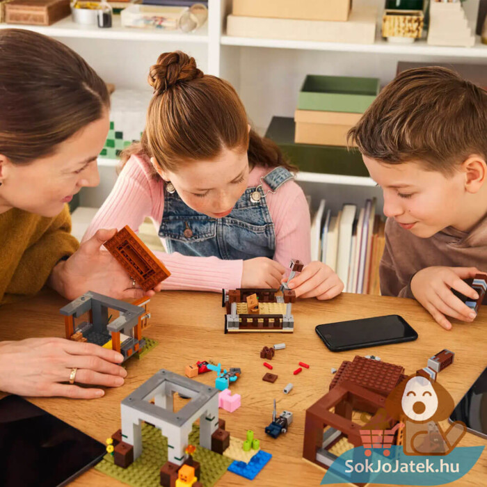 Lego Minecraft: A fosztogató őrtorony és a romboló, építés közben (21278)